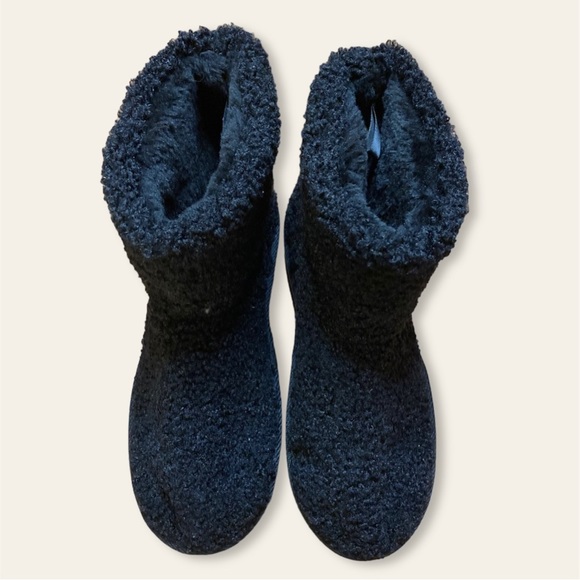 Black Sherpa Slipper Booties - Picture 2 of 4